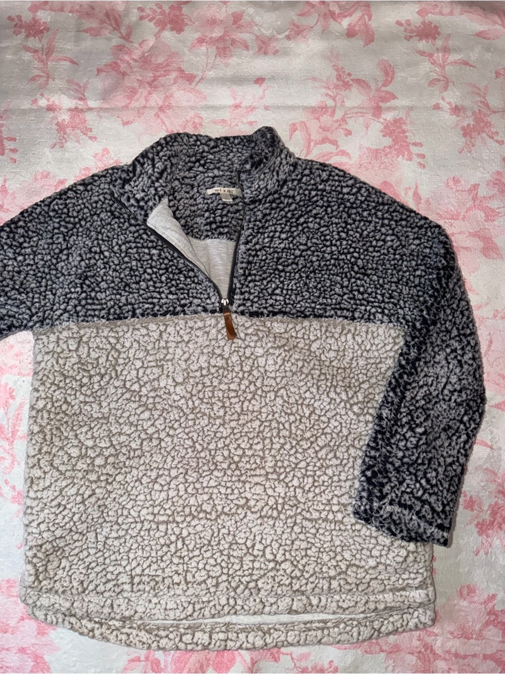 miami Two-Tone Gray and Cream Sherpa Pullover Sweater